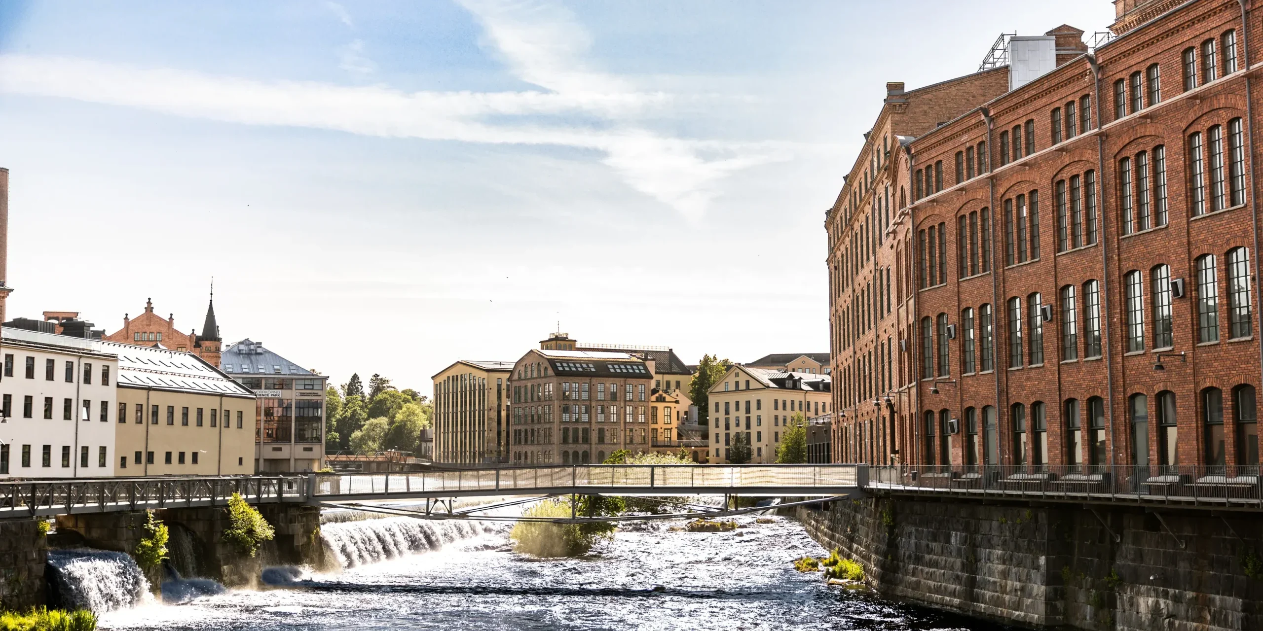 Bild på Motala ström som flyter igenom Centrala Norrköping